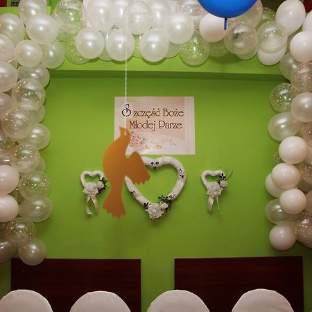 Hotel Krokus Kamienna Gora Kültér fotó