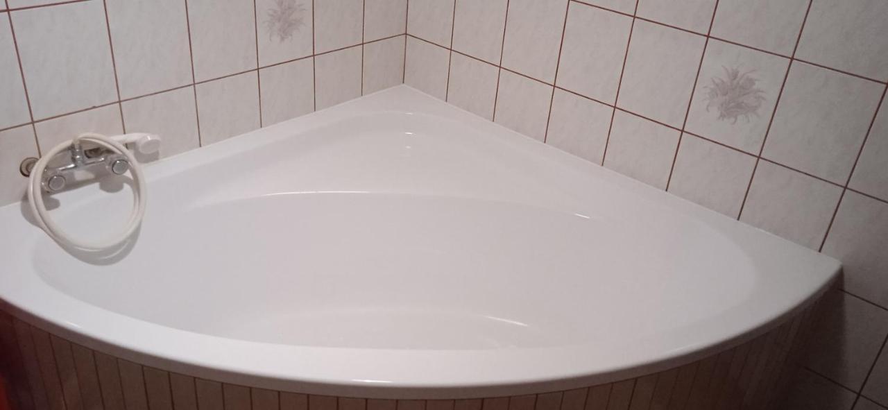 Hotel Krokus Kamienna Gora Kültér fotó