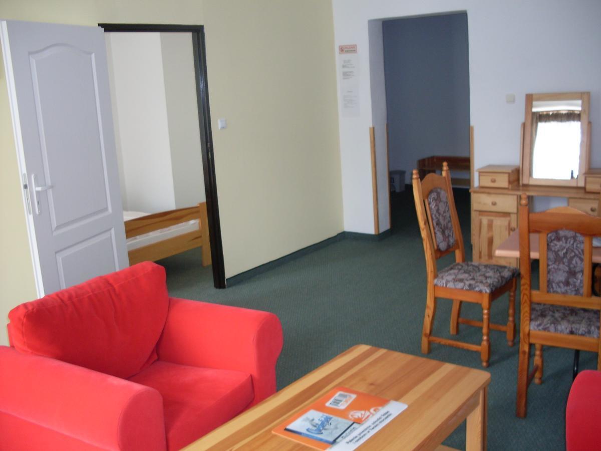 Hotel Krokus Kamienna Gora Kültér fotó