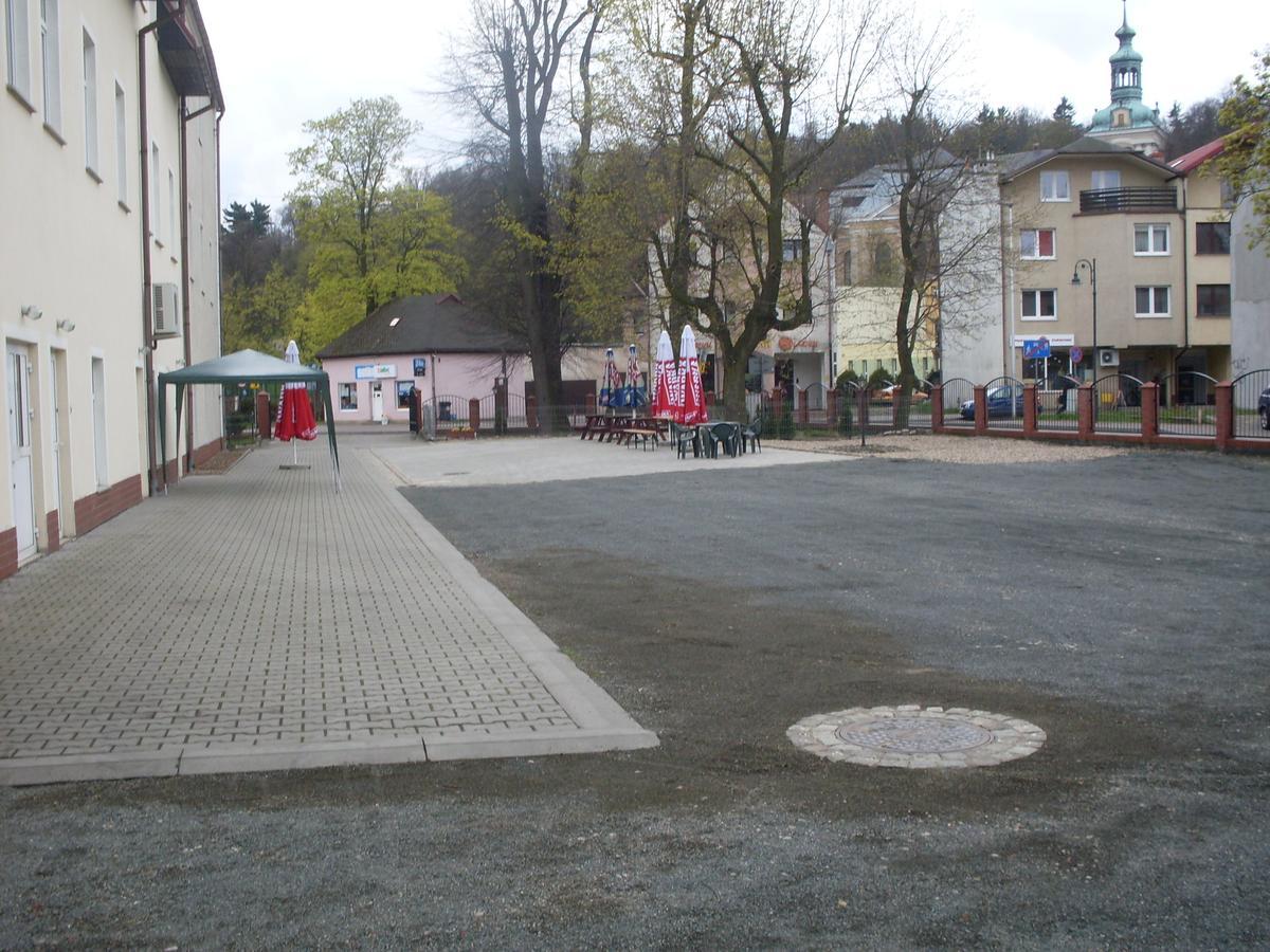 Hotel Krokus Kamienna Gora Kültér fotó