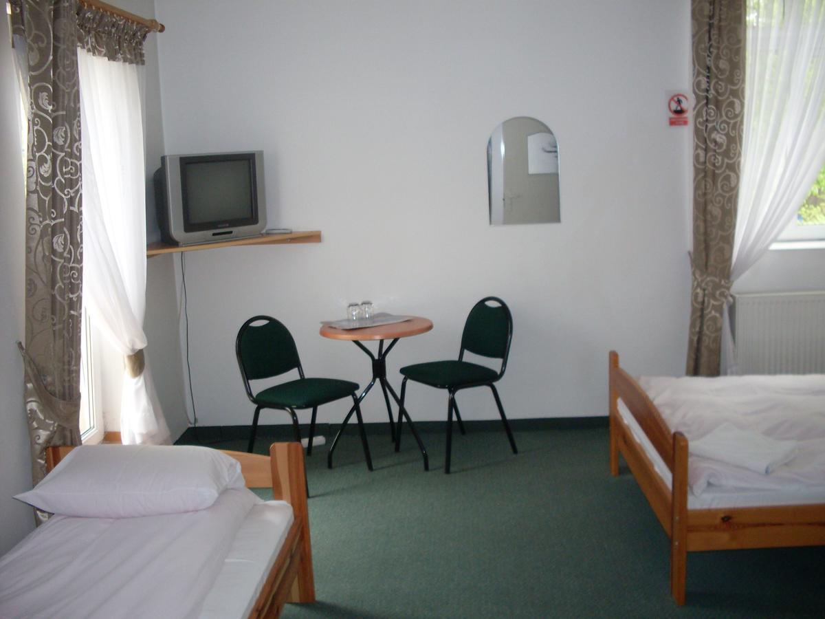 Hotel Krokus Kamienna Gora Kültér fotó