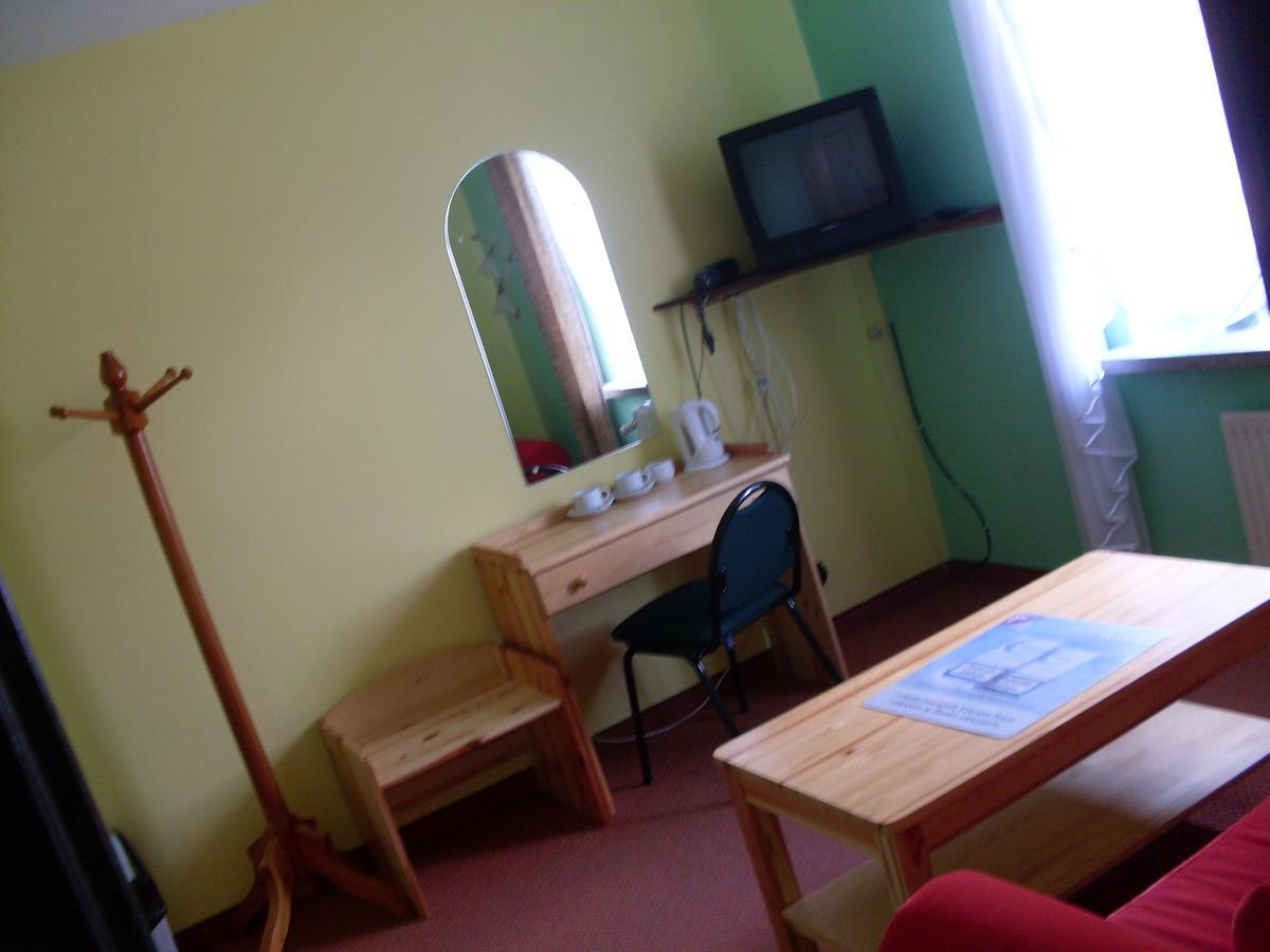 Hotel Krokus Kamienna Gora Kültér fotó