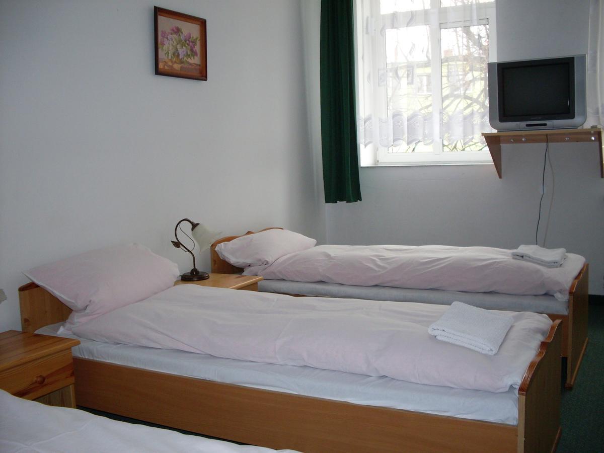 Hotel Krokus Kamienna Gora Kültér fotó