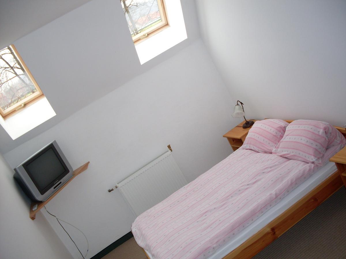 Hotel Krokus Kamienna Gora Kültér fotó